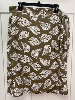 NWOT Free Assembly Leaf Print Wrap Skirt